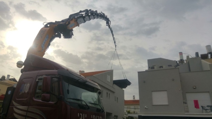 משאית מנוף לקבלנים