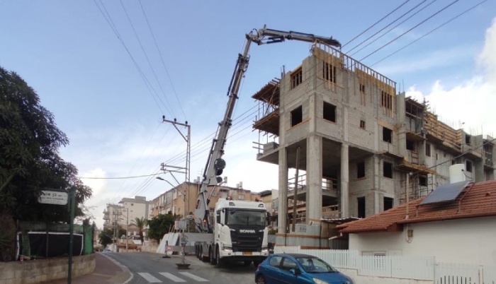 משאית מנוף לקבלנים
