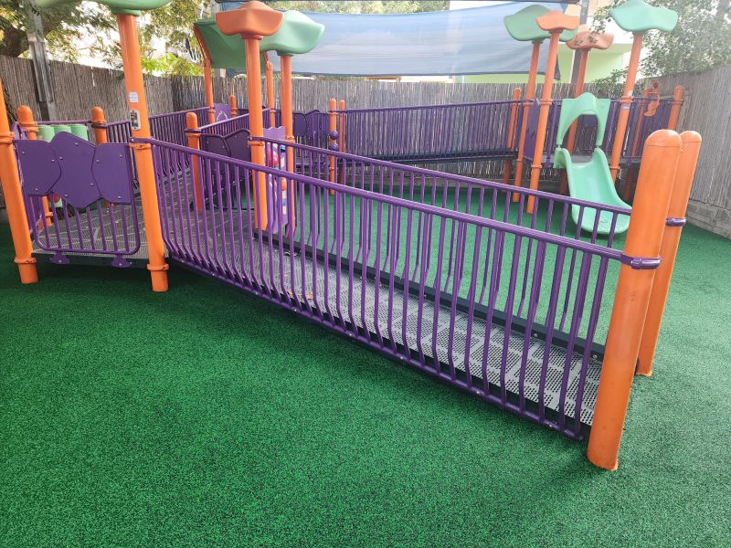 יציקת משטחי גומי לחצר